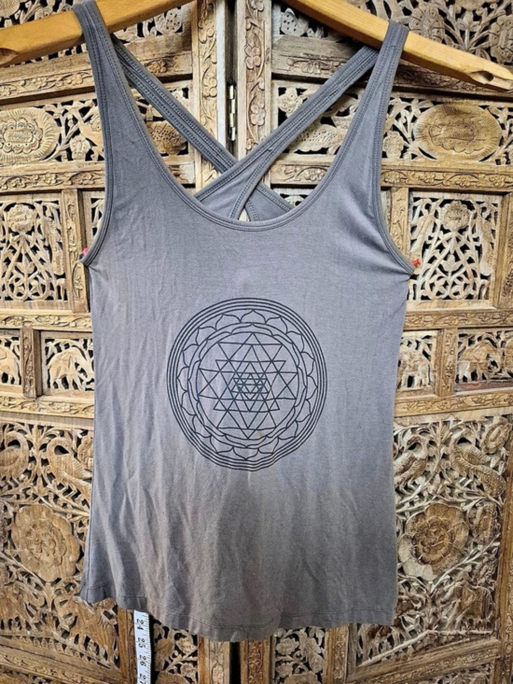 Graphic Cross-Back Gray Tank Top Like New